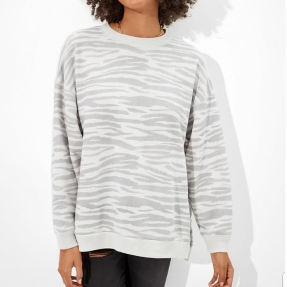 American Eagle Oversized Crewneck Sweatshirt